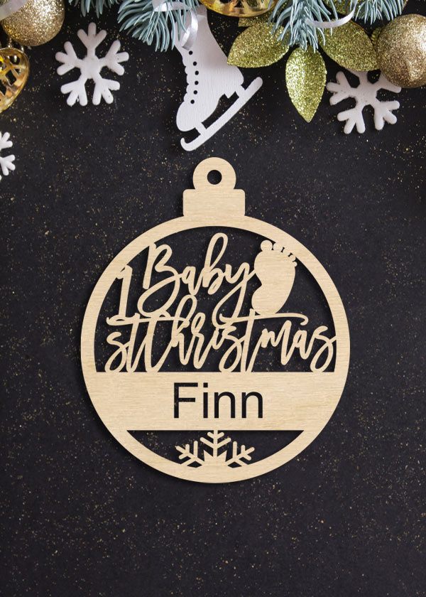 Kerstbal-met-naam-van-hout-Finn