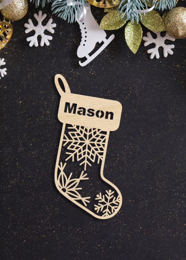 Kerstbal-met-naam-van-hout-Mason