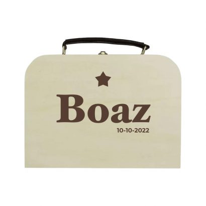 Houten-koffertje-met-naam-Boaz-baby-zo-baby-kado